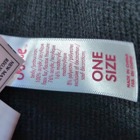 NWT Live Justice Kid's Matching Woven Winter Hat/Pom-Pom Beanie and Gloves - Picture 6 of 6